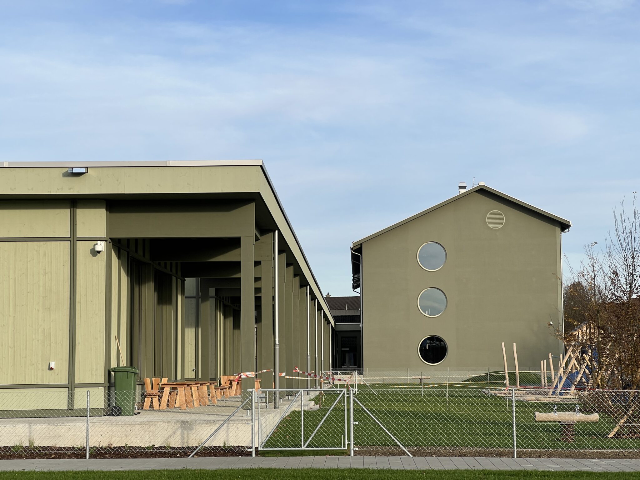 20251111_142350803_iOS